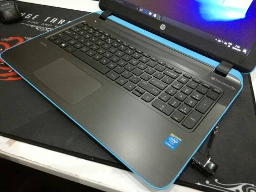 1ST BID TAKES!!!*BEAUTIFUL*HP PAVILION 15*i5-4210U*BEATS AUDIO*R22000 RETAIL*6GB RAM*1000GB HDD